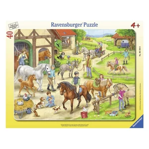 Puzzle 40 db - A lovastanyán -061648-
